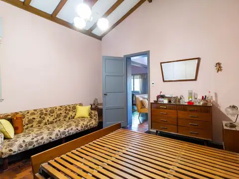 Esteban Echeverria 400