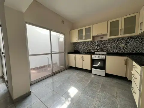 Alquiler PH 4 Ambientes. LANUS OESTE