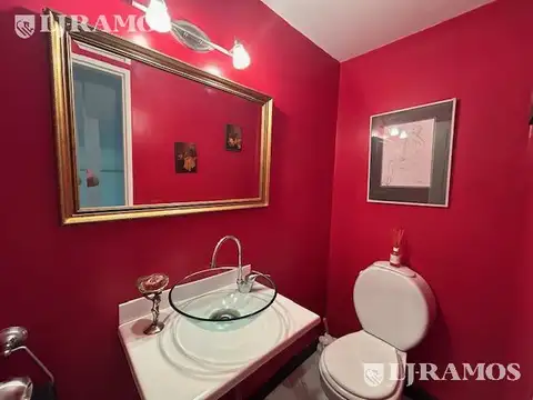 Casa 6 ambientes con 3 baños