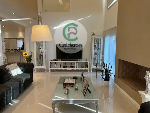 Casa en Alquiler al Oeste
