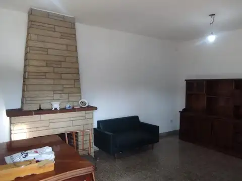 Depto Tipo Casa en Alquiler de 3 ambientes