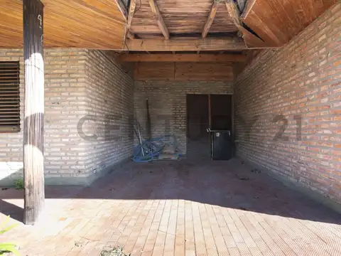 Casa 6 ambientes con 2 baños