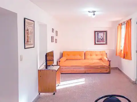 Depto Tipo Casa 4 ambientes con 2 baños