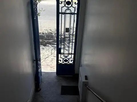 Oficina 4 ambientes con 2 baños