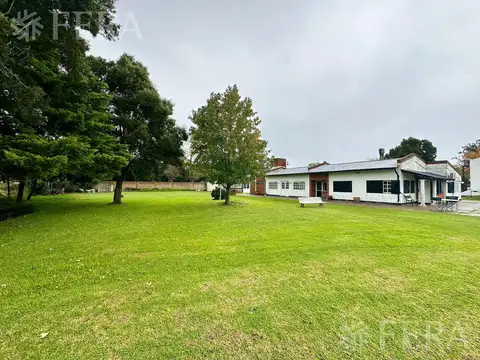Venta de Complejo de cabañas con piscina en Venta en Chascomús