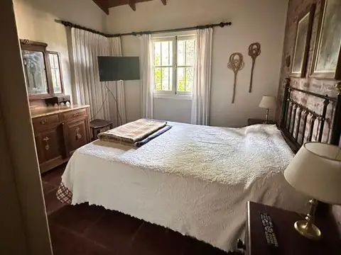 Casa en venta sobre dos lotes, Valeria del mar