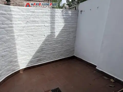 Depto Tipo Casa 2 ambientes con 1 baño