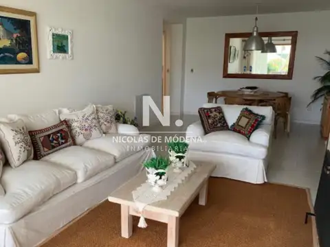 En venta apartamento de 2 dormitorios en Pinares de la Barra.