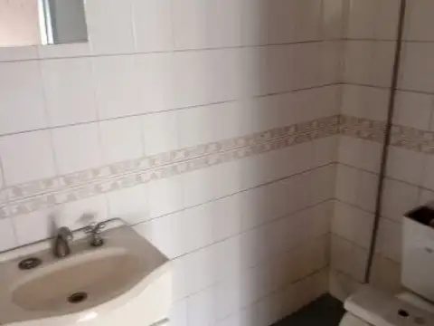Local en Venta en Coghlan, USD 590.000