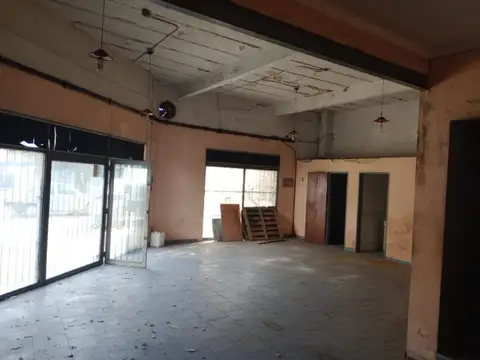 LOCAL CON VIVIENDA