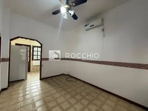 Casa 4 ambientes con 1 baño
