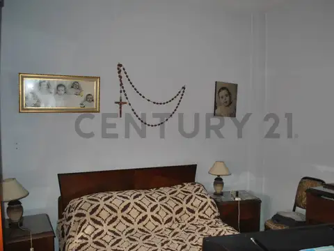 Departamento 6 ambientes con 2 baños