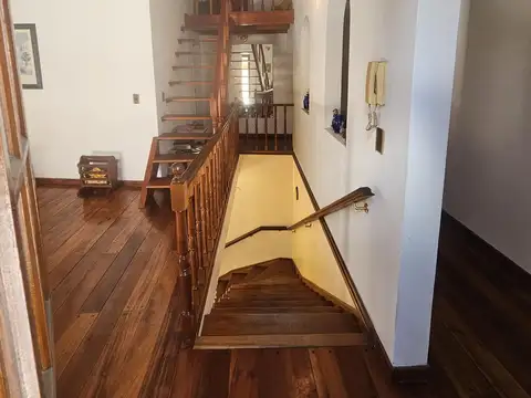 CASA ESTILO CHALET 4 AMBIENTES