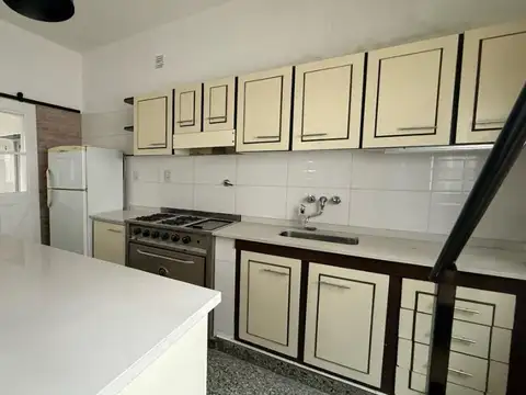 VENTA CASA 5 AMB C/PILETA JARDIN Y DEPTO FINANCIA