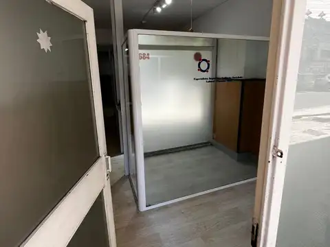 Oficina en Alquiler en Martin, $ 650.000