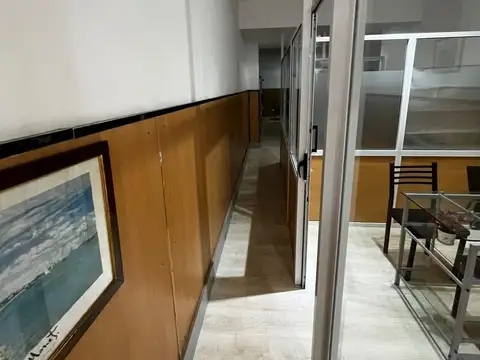 Oficina 4 ambientes con 1 baño