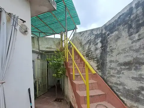 LOMAS DE SAN MARTIN (CASA A RECICLAR)C/ESCRITURA