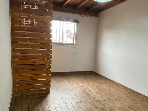 Depto Tipo Casa 2 ambientes con 1 baño