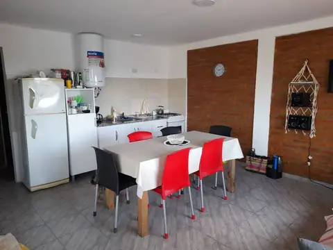 CASA CON 2 DPTOS - AYRES DE LARCA - APTO CREDITO