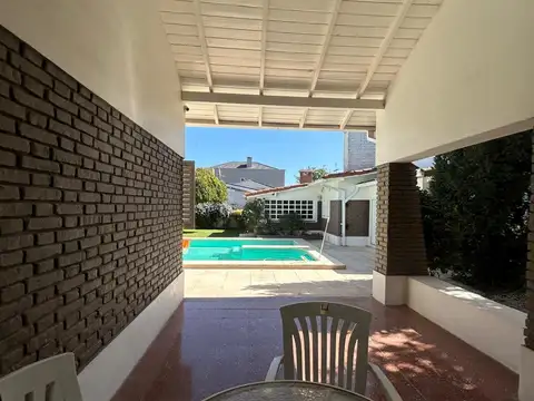Casa en venta en zona parque en Necochea ¡RETASADA!
