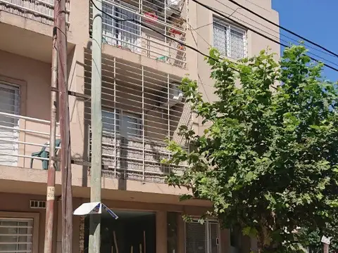 Departamento de 2 ambientes al frente con balcon RAMOS MEJIA