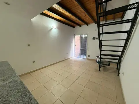Depto Tipo Casa en Alquiler de 1 dormitorio