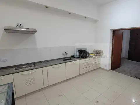 Depto Tipo Casa en Alquiler en Villa Lynch, $ 580.000