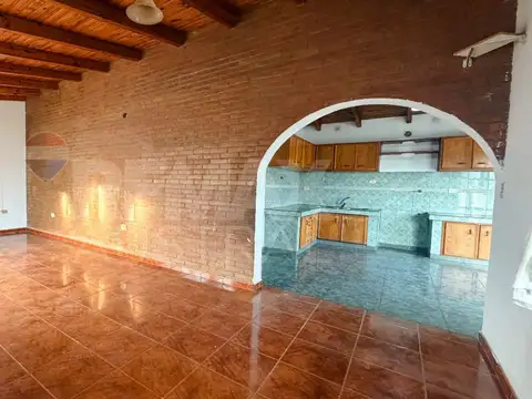 Casa 4 ambientes con 1 baño
