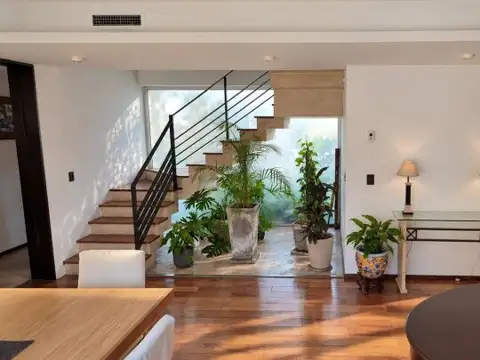 Casa en alquiler anual en Las Glorietas – Nordelta