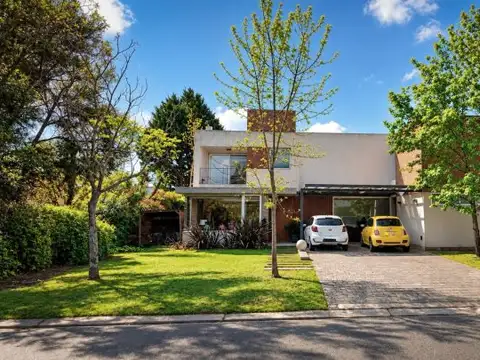Casa en alquiler anual en Las Glorietas – Nordelta