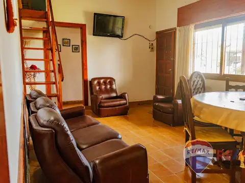 Casa 4 ambientes con 2 baños