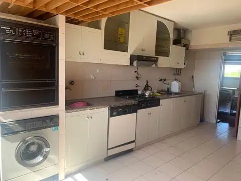 Departamento 4 ambientes con 2 baños