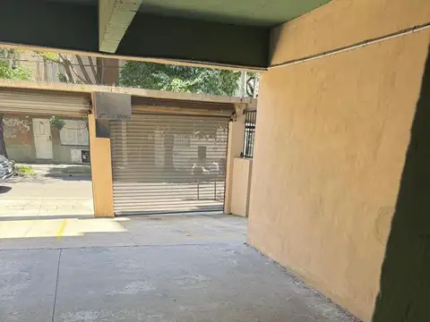 Cochera en Caseros