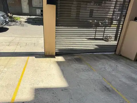Cochera en Caseros