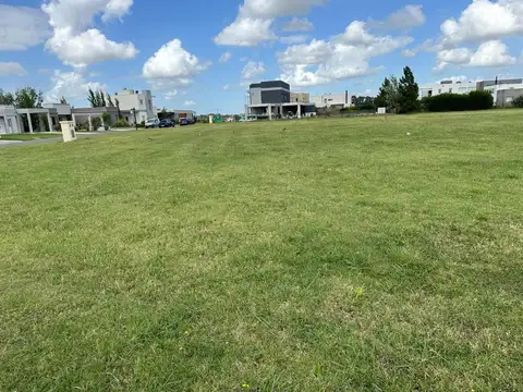 EXCELENTE ESQUINA EN LA ALAMEDA