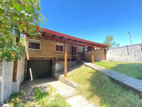 VENTA CASA 2 DORMITORIOS GRAN GARAJE. LA TEJA