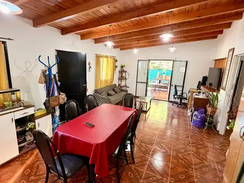 Casa en Venta con 2 cocheras