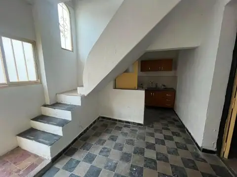 CASA EN ALQUILER c/PATIO - B° SAN MARTIN