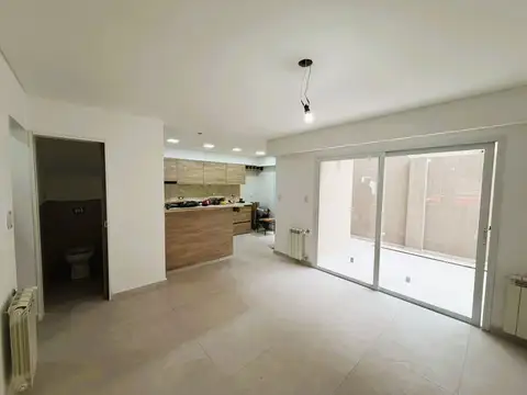 Depto Tipo Casa en Alquiler con 1 cocheras