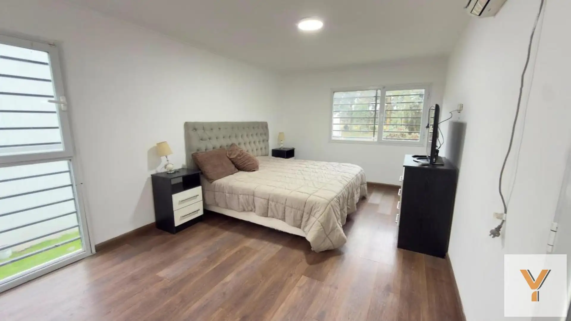 Casa en Venta - 2 Dormitorios 2 Baños - 412mts