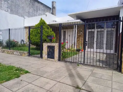 Olegario Andrade 800 , Piso 0
