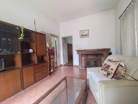 Casa en Venta en Castelar Sur, USD 155.000