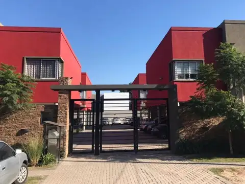 San Juan 700, Piso PB