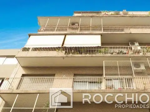 San Lorenzo 2527. Entre Presidente peron y Profesor vidal