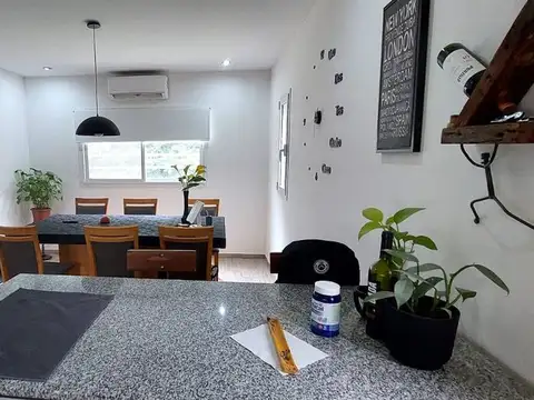 Casa 3 ambientes con 2 baños