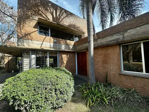 Casa en Venta con 1 cochera