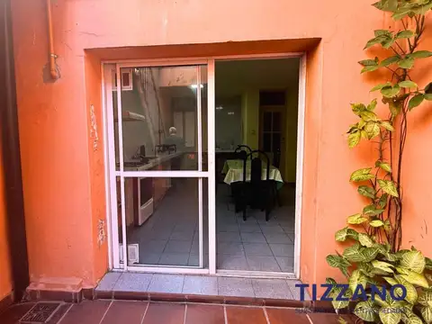 VENTA,Casa sobre lote propio, 9 amb, Barracas, Sin expensas.