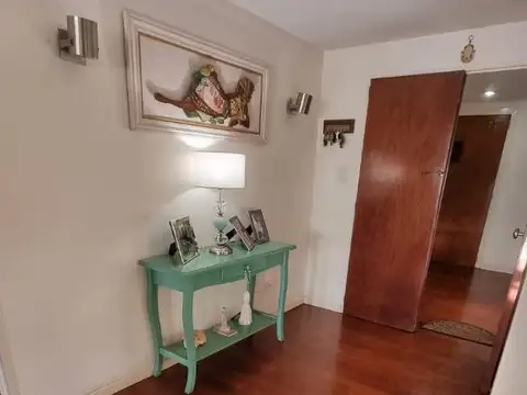 Departamento 8 ambientes con cochera | 200 m² | Apto crédito