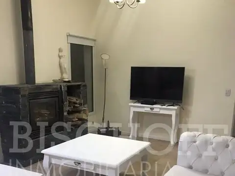 ALQUILER TEMPORARIO FEBRERO  2025  COSTA ESMERALDA CON PILETA