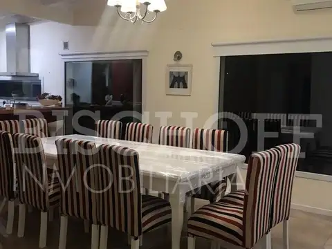 Casa en Alquiler Temporal de 6 dormitorios